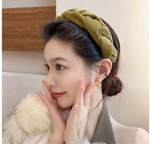 【新品N.179】 シンプル グリーン カチューシャ 可愛い おしゃれ ヘアアクセサリ 1個 グリーン