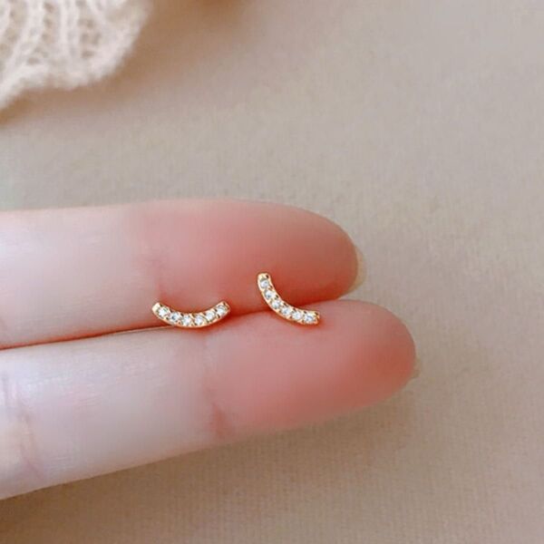 641 ピアス ジルコニア カーブピアス 定番 高品質 高見え シンプル かわいい おしゃれ