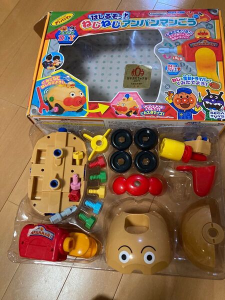 【セガトイズ】アンパンマンくみたてDIYはしるぞっ!ねじねじアンパンマン号 アンパマンなし