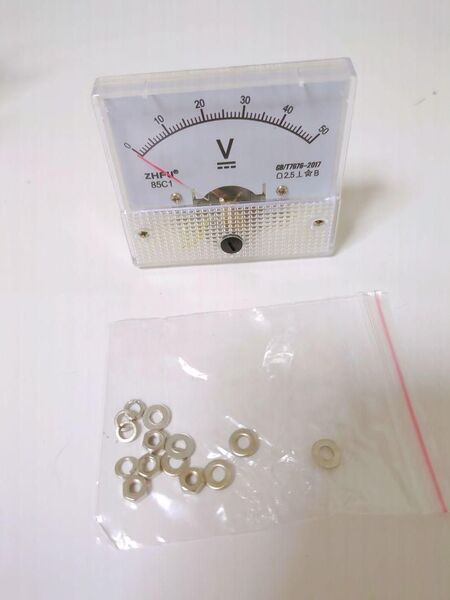 アナログ電圧計 モデル85C1 最大範囲50V 精度2.5 DC電圧計