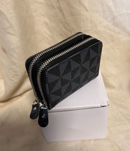 新品!スタイリッシュなレトロ幾何学プリントP VC 製女性用ウォレット、ダブルジッパー付き グレー