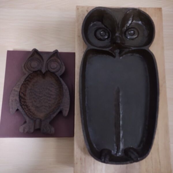 フクロウ筆皿・ペン皿(小島宏)、フクロウ小皿・灰皿 2点セット