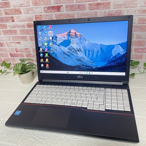 ★富士通美品SSD128GB メモリ8GB★A574/M Bluetooth 高解像度 Win11 Office ノートPC292