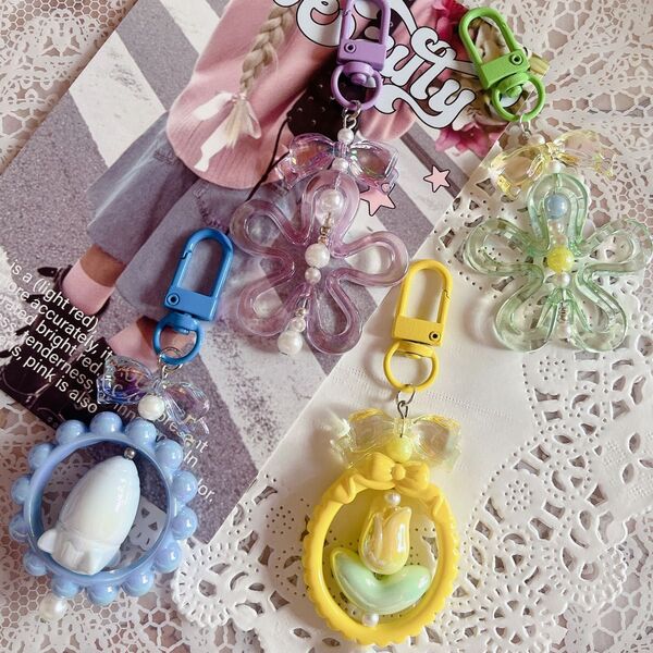 おっきいお花とチューリップのキーホルダーハンドメイド グリーン パープル ブルー イエロー