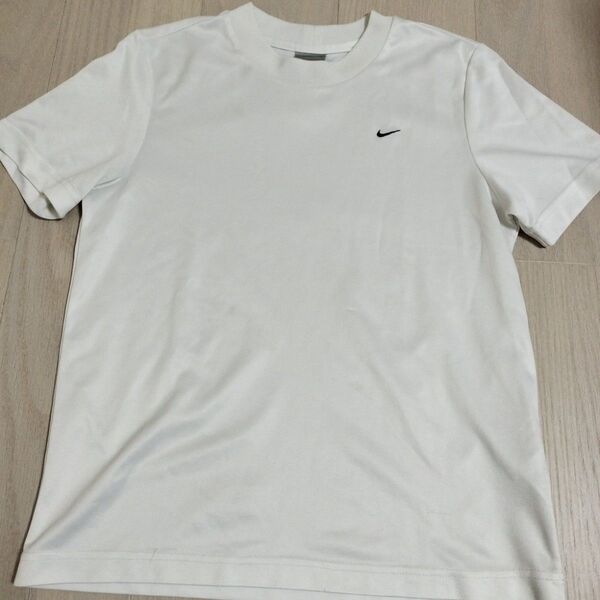 ナイキ 半袖Tシャツ