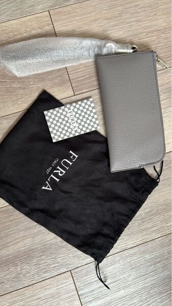 フルラ 財布