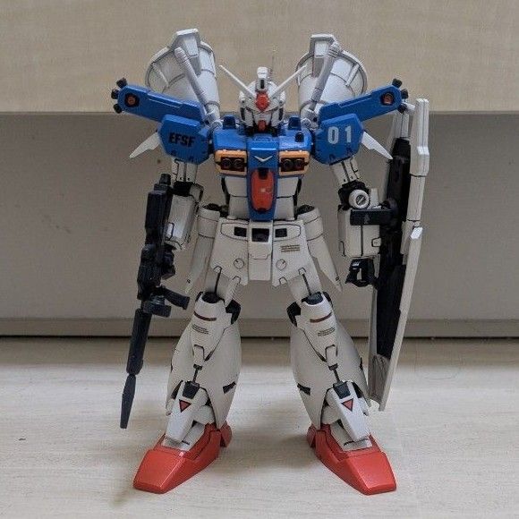 塗装済HG1/144GP01Fb ガンダム試作1号機フルバーニアン ガンプラ