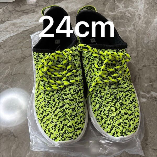 【未使用】スポーツシューズ 24センチ 蛍光色