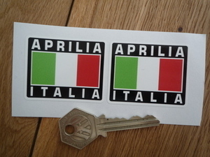 送料無料 Aprilia Italia Tricolore Sticker Decal アプリリア イタリア ステッカー シール デカール 50mm x 40mm 2枚セット