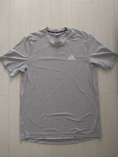 【アディダス】Tシャツ、ライトグレー、XLサイズ