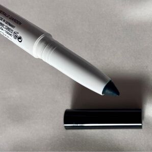 ARTISTRY STUDIO ダークグリーン ペンシルアイライナー