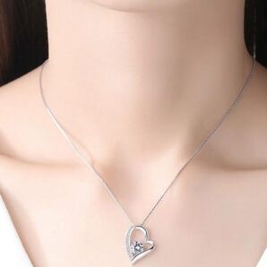 シルバー ハート型 ネックレス クリスタル付き