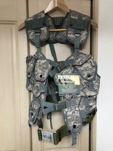 アメリカ陸軍　ＡＣＵタクティカルギア　　未使用品