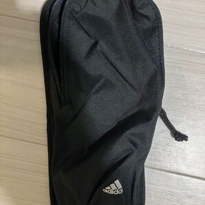 アデダスボトルホルダー ボディバッグに付けられます。新品未使用 裏にマジックテープで付けられます。