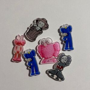 アクリル 4cm カウズ