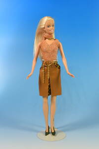 Barbie人形　「詳細不明 Barbie」(49) 元箱無し・サービス品（アウトフィット）付き