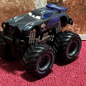 カーズ モンスタートラック ジャクソン デラックス メガサイズ 四輪駆動
