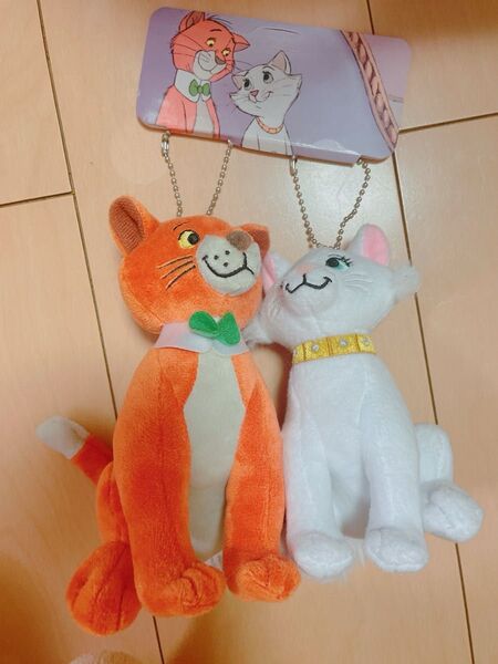 ディズニーストア おしゃれキャット ダッチェス オマリー ペア ぬいぐるみキーチェーン ぬいぐるみバッジ ぬいバ ディズニー