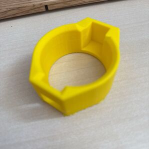 Tesla J1772 ロックアダプタ(黄色) 3Dプリント製品