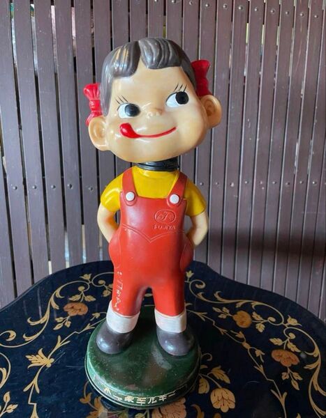 不二家 ジャンボペコちゃん ソフビ ブリキ台座 首振り/昭和レトロ/アンティーク 不二家 首振り人形 昭和レトロ ペコちゃん人形