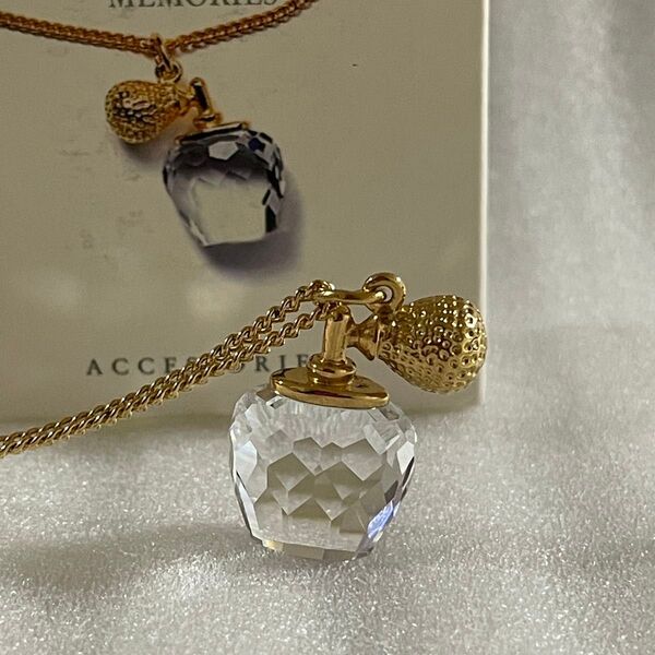 未使用 スワロフスキー Swarovski Crystal Memories ネックレスペンダント ケース付き