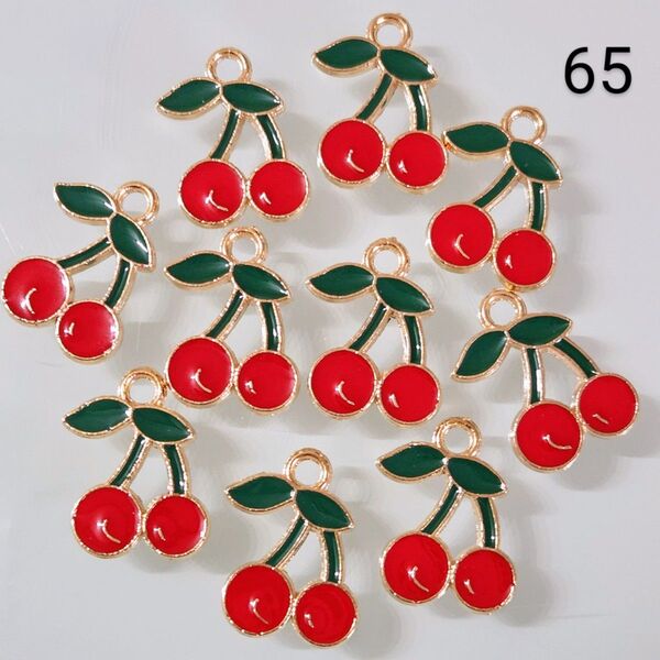 【65】☆1セット10こ入り☆さくらんぼチャーム☆400円商品よりどり5つで1000円対象商品
