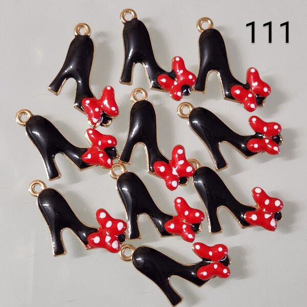 【111】☆1セット10こ入り☆ハイヒールチャーム☆400円商品よりどり5つで1000円対象商品