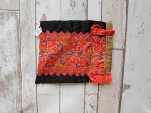 モン族他のはぎれ　Xno.282刺繍布はぎれ155×190mm 山岳民族　ラオス　タイ　インドシナ 手芸材料 古布　藍染　手織り