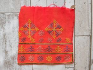 モン族他のはぎれ　Xno. 212刺繍布はぎれ200×215mm 山岳民族　ラオス　タイ　インドシナ 手芸材料 古布　藍染　手織り