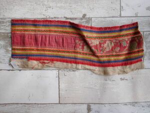 モン族他のはぎれ　Xno.130刺繍布はぎれ115×345mm 山岳民族　ラオス　タイ　インドシナ 手芸材料 古布　藍染　手織り