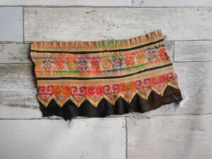 モン族他のはぎれ　Xno. 88刺繍布はぎれ140×240mm 山岳民族　ラオス　タイ　インドシナ 手芸材料 古布　藍染　手織り