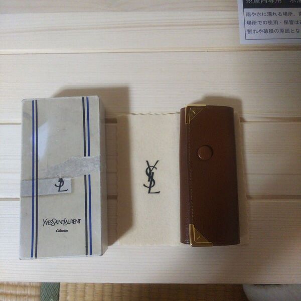 YVES SAINT LAURENTキーケース