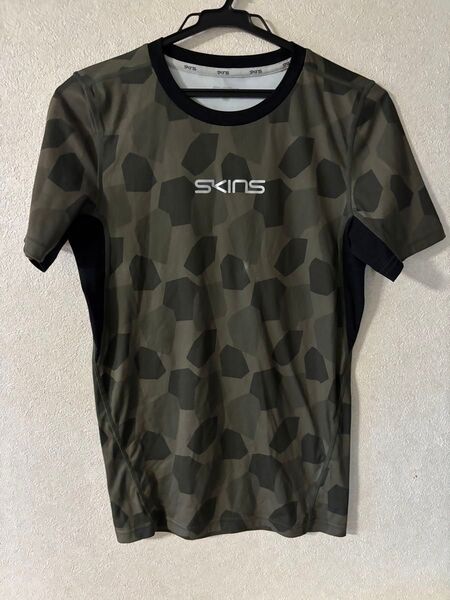 スキンズ SKINS メンズ フィットネス 半袖コンプレッションインナー L