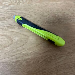 なんの特徴のないカッター