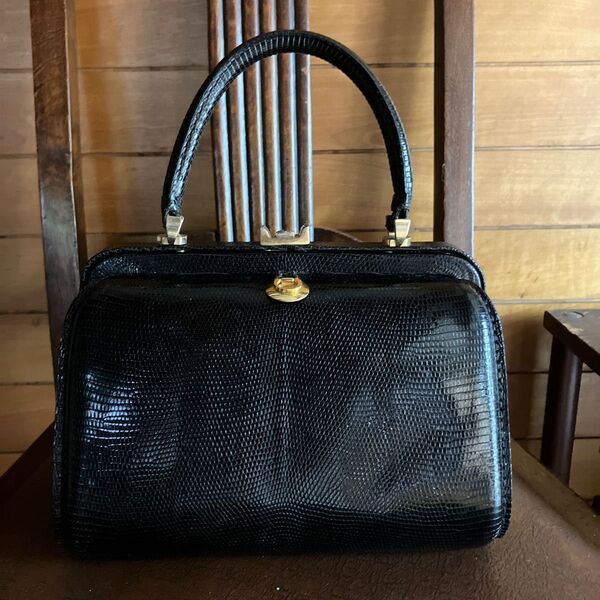 アンティークのリザードのハンドバッグジッパー付きとリザードの蓋つきポケット中も全てレザーフランス製 22×16×マチ11完品