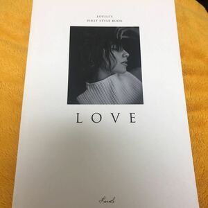 LOVELI’S FIRST STYLE BOOK LOVE☆定価１４００円♪