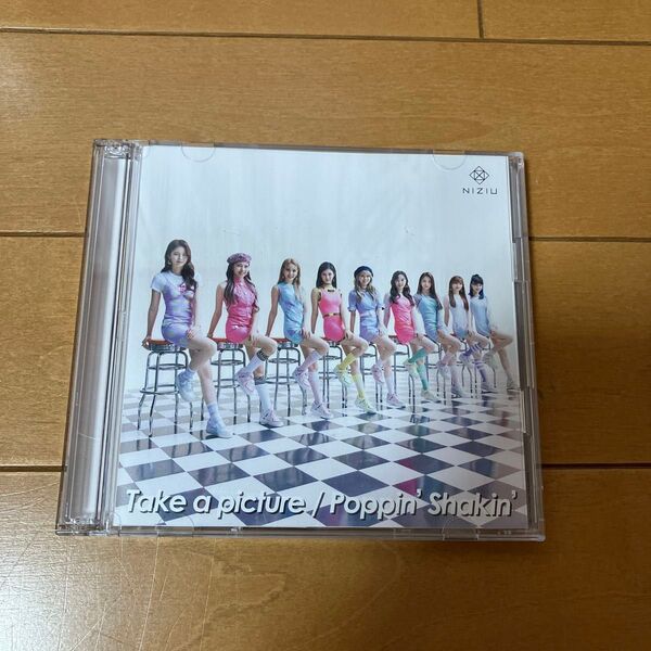 初回生産限定盤A (取) DVD付 NiziU CD+DVD/Take a picture/Poppin Shakin