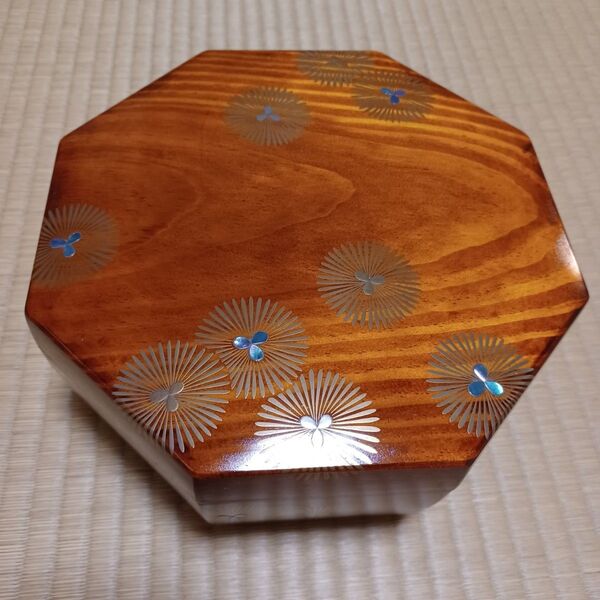 唐松蒔絵 螺鈿 松 拭き漆 八角 食籠 表千家 茶道具 漆器 漆芸 木製 ③