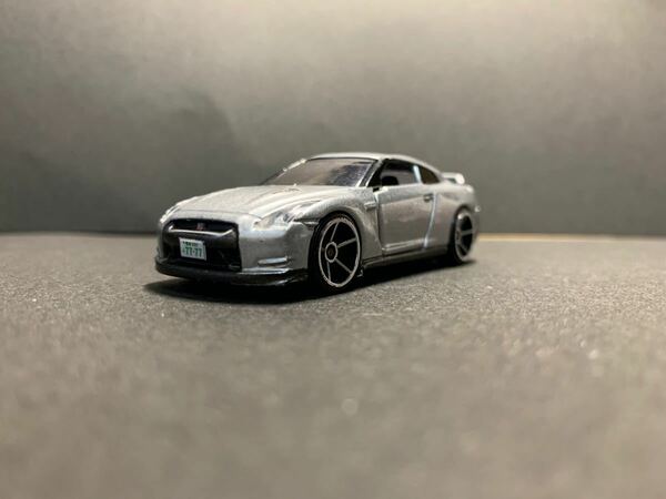 GTR R35 トミカ　カスタム　ナンバープレート付　絶版初期モデル