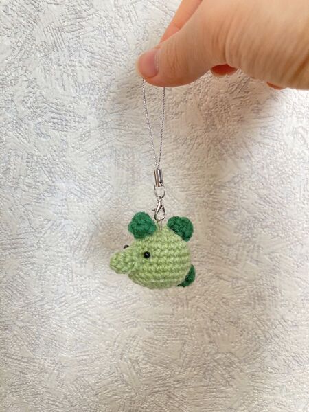 ハンドメイド ストラップ マスコット プレゼントにも 恐竜