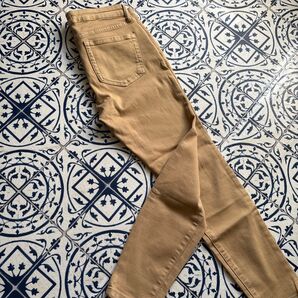 Amazon製品 チノパンツ Mサイズ大きめ ベージュ