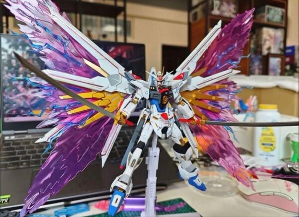 HG 1/144 マイティーストライクフリーダム用 光の翼+ アクションベース