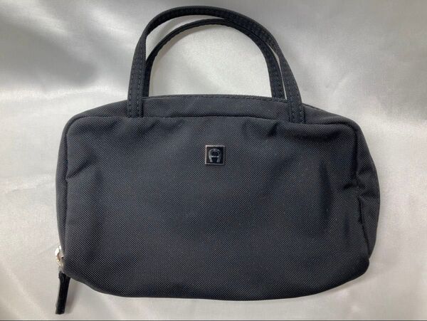 未使用品 AIGNER イタリア製 メイクポーチ バッグインバッグ