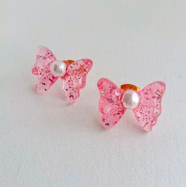 【ハンドメイド/即購入可】レジン リボン パール ファンシー ピンク 女子 かわいい ピアス