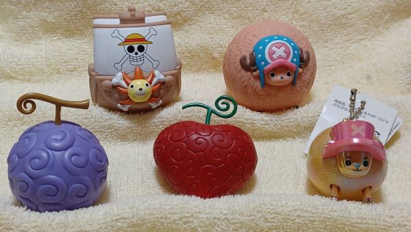 ワンピース デビルフルーツ&ソフビボール型フィギュア&チョッパーぷらぷらマスコット