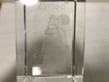 美品 ZYRTEC ジルテック ポパイ&オリーブ 3D レーザー クリスタルガラス彫刻 置物 寸法(約)幅4.5×高さ7cm_画像2