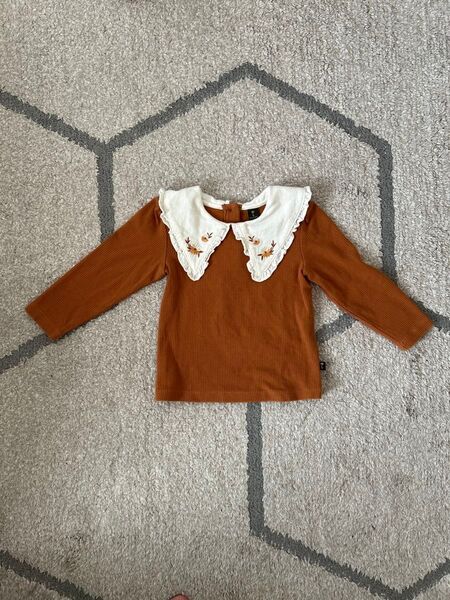 モイモルン moimoln 刺繍トップス
