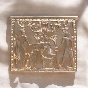【ブローチ】古代エジプト風 ゴールドブローチ コサージュ ユニーク 大サイズ ファラオ ピラミッド エジプト ゴールド
