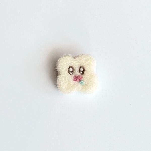 ハンドメイド 羊毛フェルト スイーツ ブローチ ポップコーン