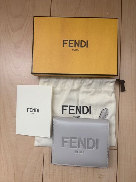 フェンディ FENDI 財布 レザー